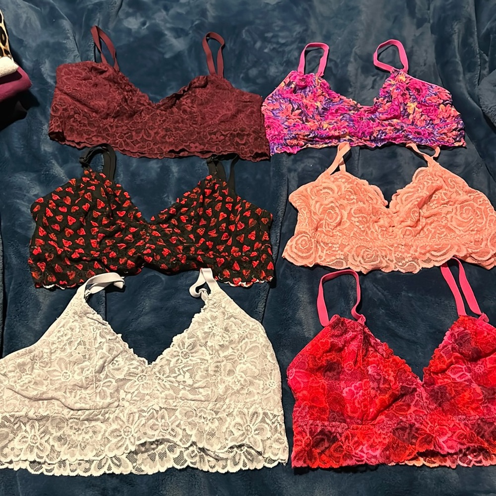 6 BRALETTES SIZE LARGE
